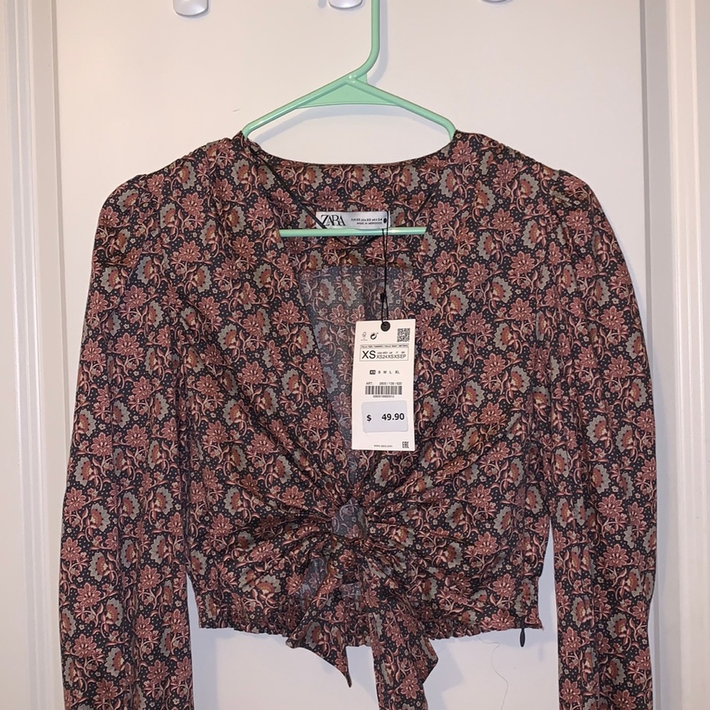 Zara long sleeve floral knotted top